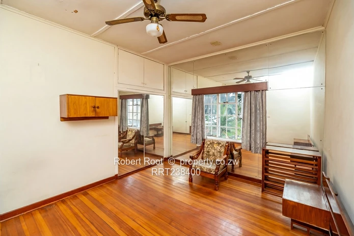 Flat For Sale (Sole Mandate)