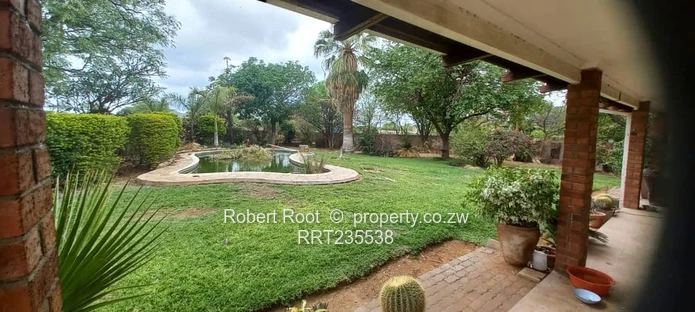  Spacious Family Home with Cottage, Pool & Borehole!