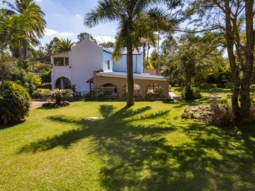 6 Bedroom House