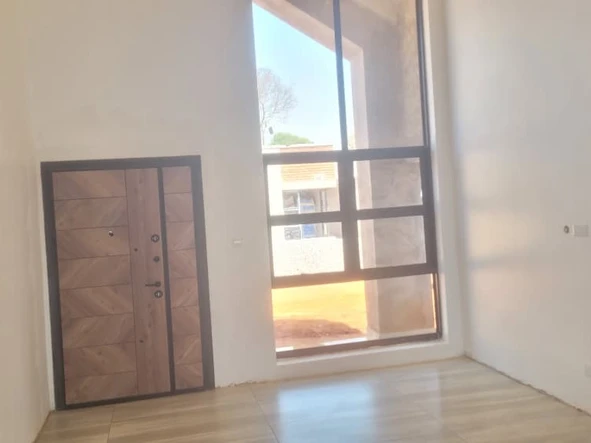3 Bedroom Flat & Apartment