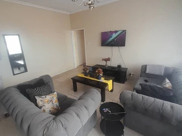 2 Bedroom Flat & Apartment