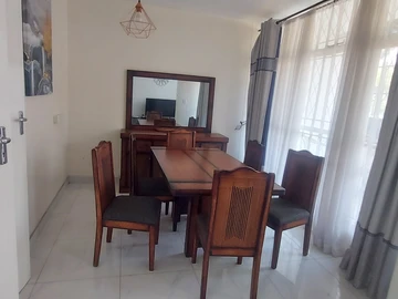 2 Bedroom Flat & Apartment