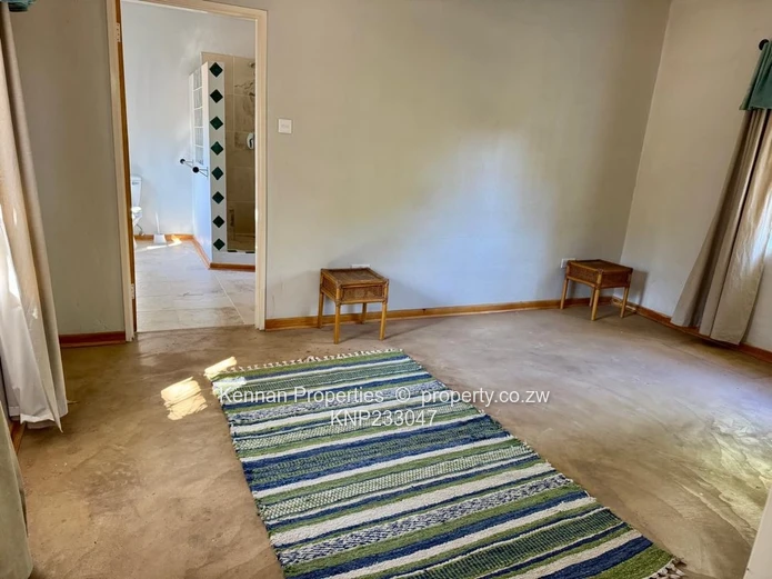 Charming Cottage In Helensvale - Semi Furnished