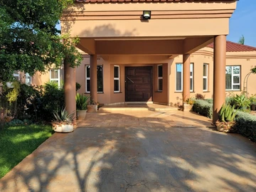 5 Bedroom House