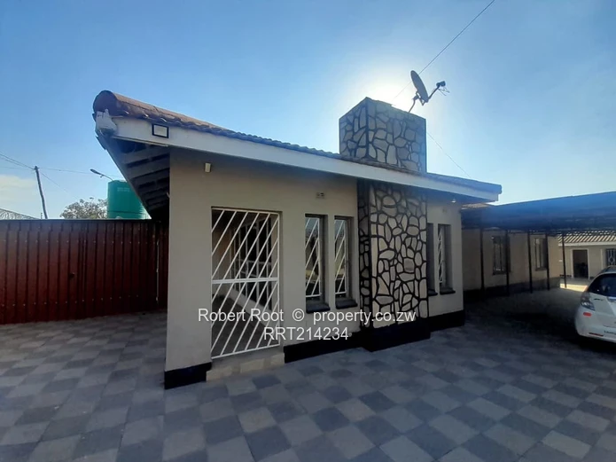 4 Bedroom House for rent in  Waterfalls (Mainway Meadows)