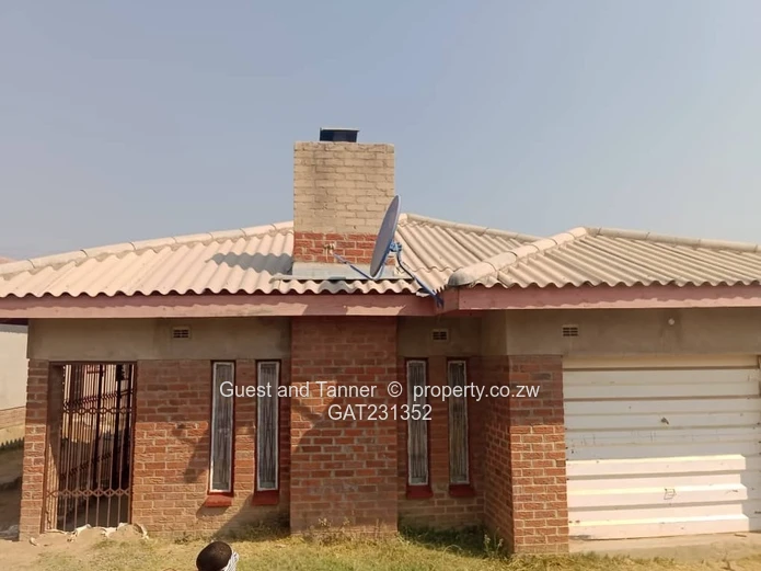 3-Bedroom House for Sale in Chitungwiza Unit L – Council Cession with Community Borehole Access
