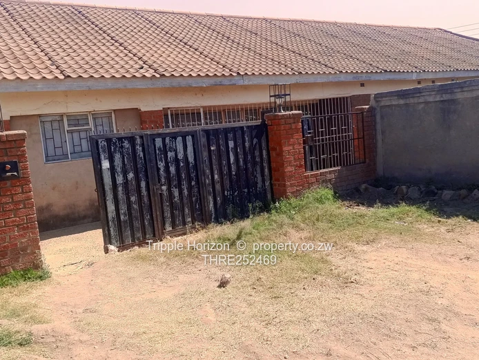 Budiriro 1 house for sale (Sole Mandate)