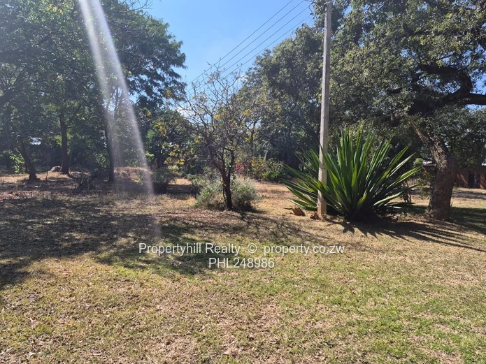 6000m² Access-Controlled Wedding Venue, Tree-Lined Plot with Water in Tynwald (Sole Mandate)