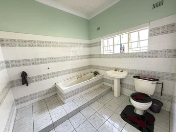 Commercial & Industrial Land