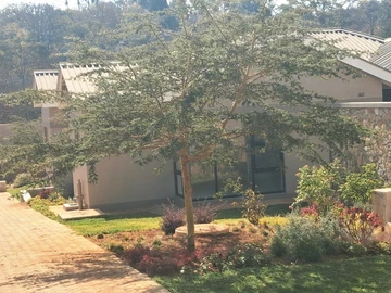 2 Bedroom Flat & Apartment