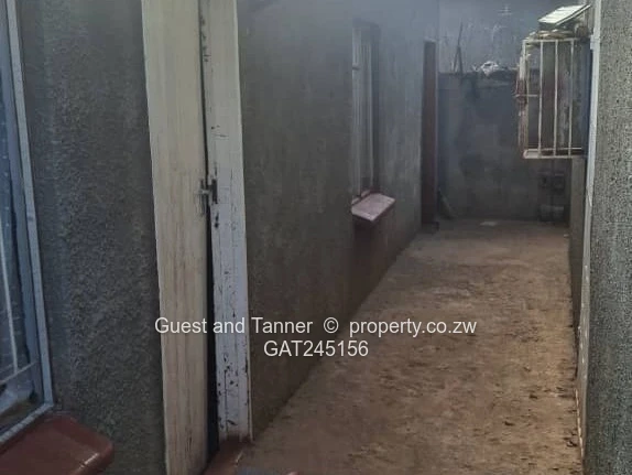 4 Bedroomed house For Sale In Dzivarasekwa Extension  (Sole Mandate)