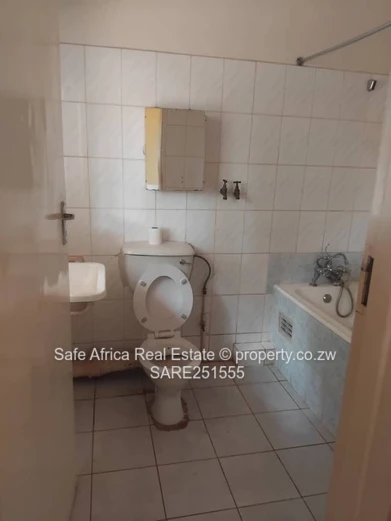 Spacious 3-Bed Home on 4,000m² with Borehole — Marlborough