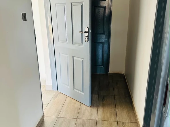3 Bedroom Flat & Apartment