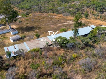 Farm & Agricultural Land