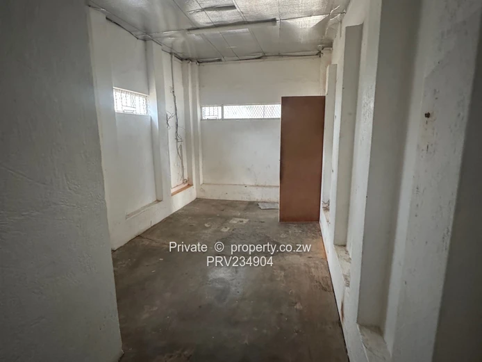 Shop/office To Rent Churchill Ave, Road Frontage (Sole Mandate)