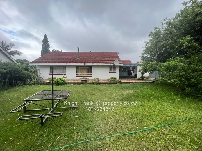 Prime Haig-Park house with 2 bedroomed cottage