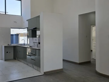 3 Bedroom Flat & Apartment