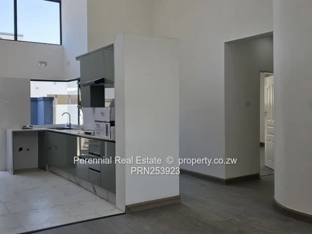 Groom Bridge 3-Bed Flat — Walled, Modern Kitchen & En-Suite