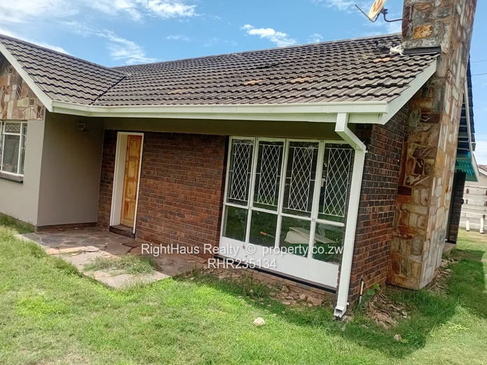 Exquisite Sunridge Residence: Main House+Cottage Available To Rent