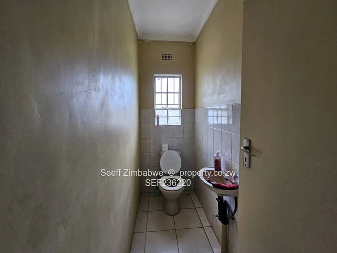 PRIME RENTAL OPPORTUNITY: Modern 3-Bedroom Home with Self-Sufficiency in Madokero Estate