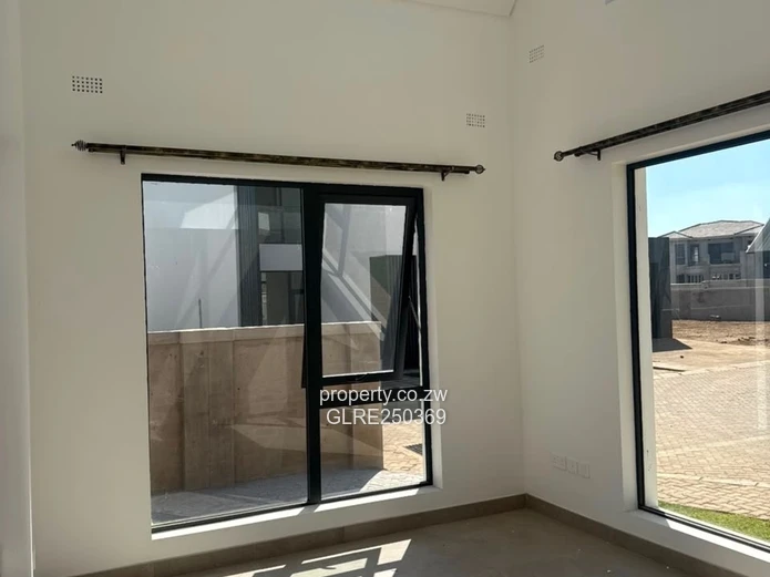 Modern 4-Bed Flat in Borrowdale — Borehole & Solar
