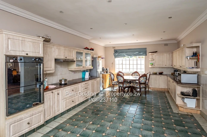 Luxury Character  Family Home!!!!!!! (Sole Mandate)