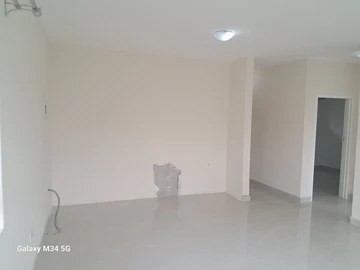 2 Bedroom Flat & Apartment