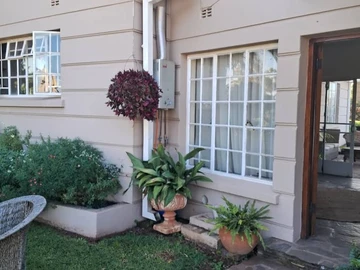 3 Bedroom Flat & Apartment