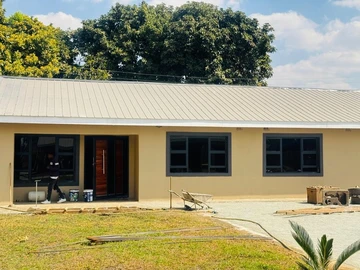 6 Bedroom House