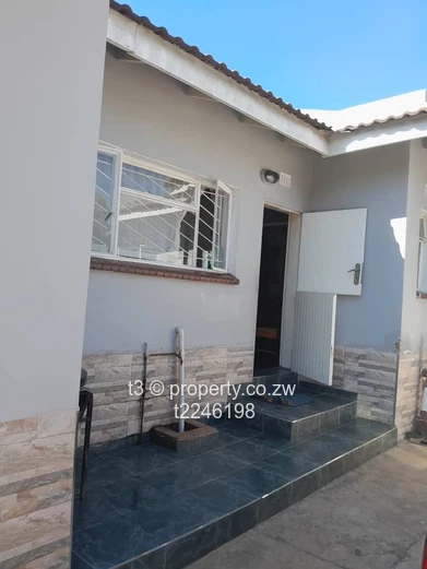 Marlborough, Harare West: 4BR/3BA Home w/ Borehole