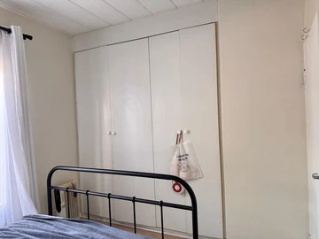 2 Bedroom Flat & Apartment