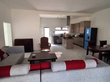 3 Bedroom Flat & Apartment