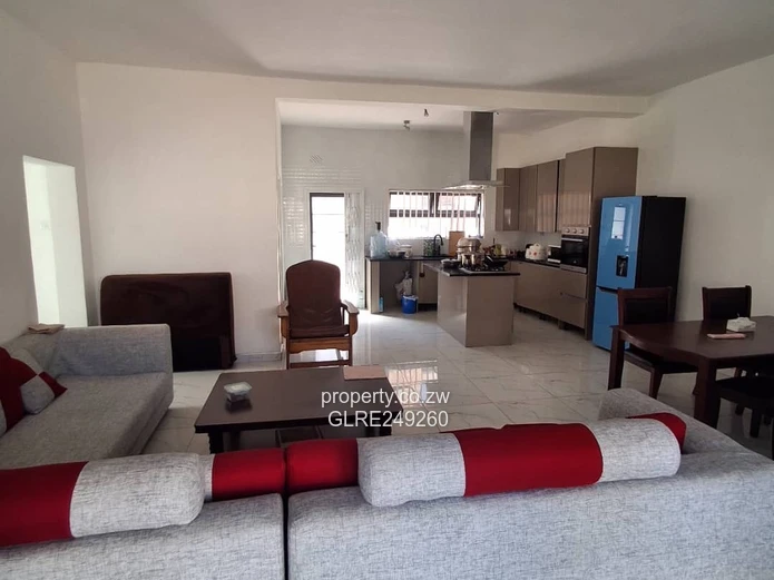 Modern 3-Bed Apartment with Borehole in Newlands