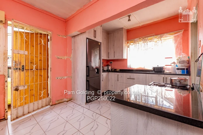 Family Home with Rental Income Potential!