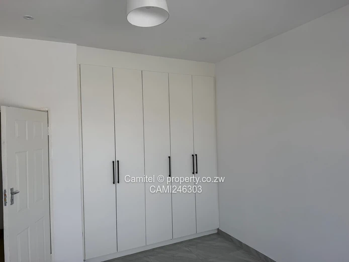 Spacious 4-Bed Arlington House w/ Borehole & Modern Kitchen
