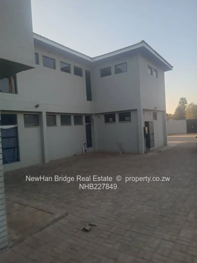 Eastlea Along Samora Close To Glenara .