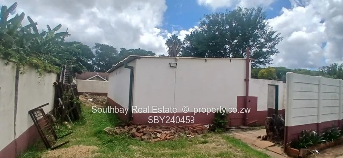 Alex Park commercial property to let