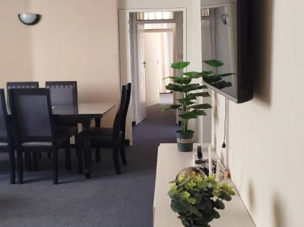 3 Bedroom Flat & Apartment