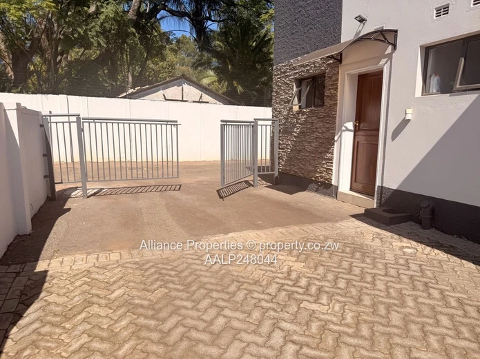 3 Bed Fully Furnished Townhouse Upper East Road