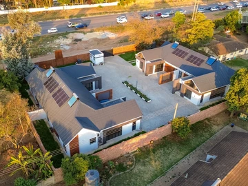 3 Bedroom Flat & Apartment
