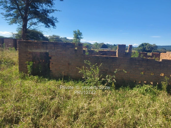 2 options available is a 5ha MARONDERA FARM PLOTS  FOR SALE and 2.Nyazura Farm 51ha size (Sole Mandate)