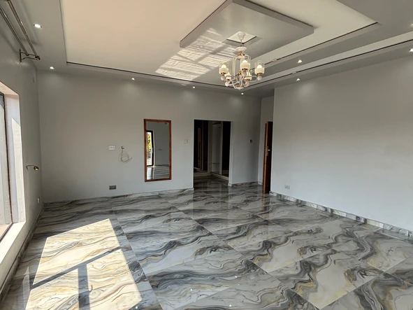 6 Bedroom House