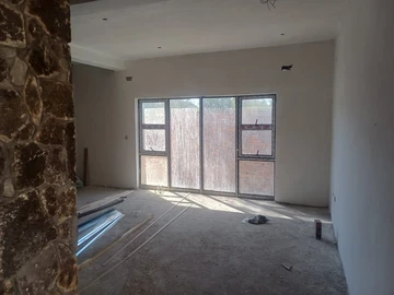 3 Bedroom Flat & Apartment