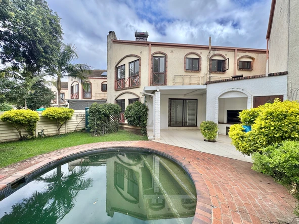 3 Bedroom Flat & Apartment