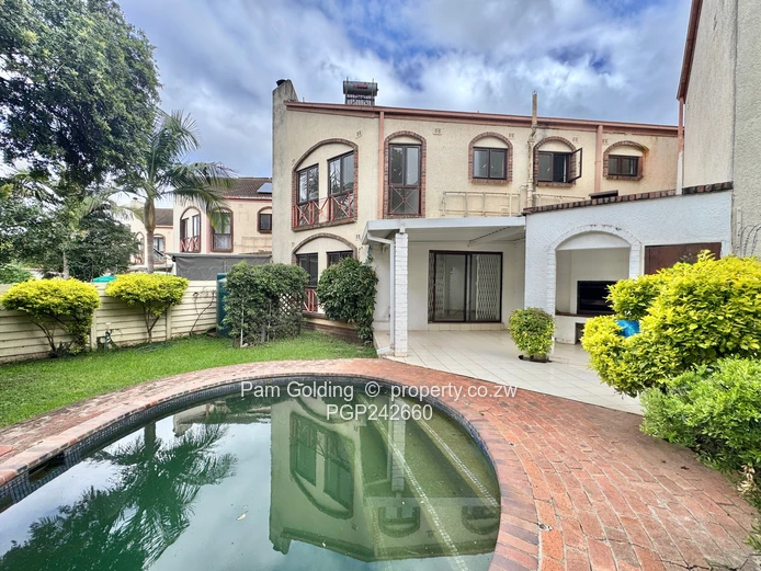 Charming  3 Bedroom Apartment - Newlands