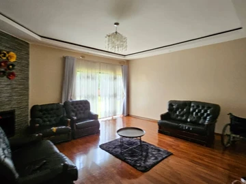 5 Bedroom House