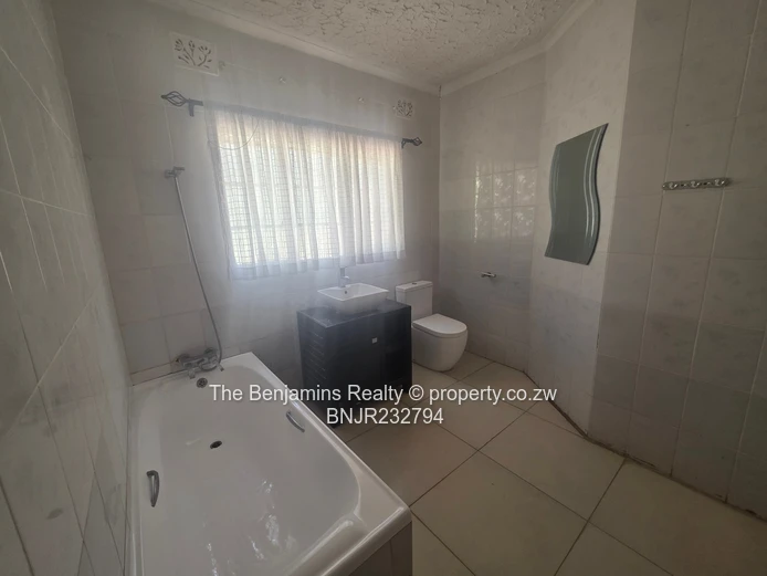 Fully Furnished Home In Greendale