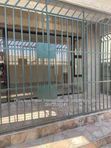 Zengeza 5 Ext 4 Bed Home - Fitted Kitchen, En-suite & Solar
