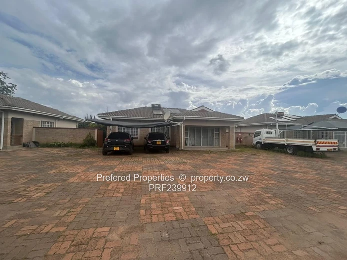 Sunlit 3-Bed Flat with Open Plan Living & Carport in Waterfalls (Sole Mandate)