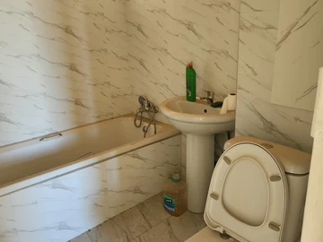 2 Bedroom Flat & Apartment